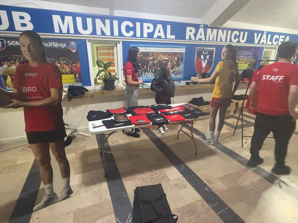 Tricou special cu Cristina Neagu, la evenimentul de retragere de la Râmnicu Vâlcea! Cât a costat » Imaginile surprinse de reporterii GSP