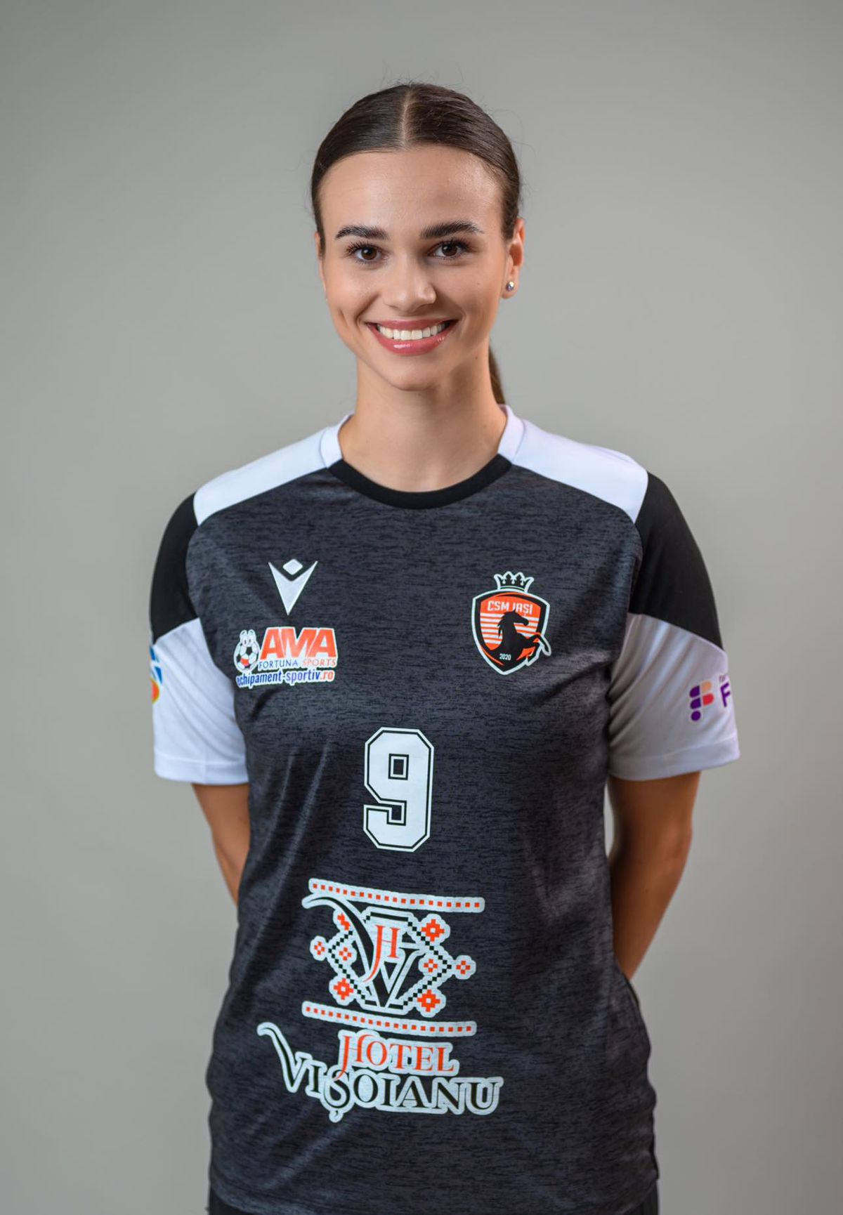 2024, an special pentru pivotul Georgiana Olaru » Promovare în „Liga Florilor”, diplomă obținută la o facultate inedită