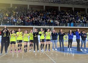 Cine o oprește? Senzația din „Liga Florilor” a bătut Rapidul și e noul lider! Boiciuc și Curmenț, în formă după Euro 2024 » MVP cu 15 goluri din 16 aruncări
