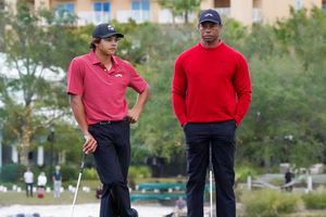 Așa tată, așa fiu! Charlie, băiatul de 15 ani al lui Tiger Woods, a reușit un as la un turneu de golf din Florida