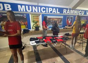 Tricou special cu Cristina Neagu, la evenimentul de retragere de la Râmnicu Vâlcea! Cât a costat » Imaginile surprinse de reporterii GSP