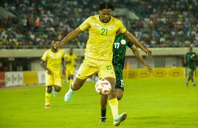 Ngezana, debut perfect la Cupa Africii » Urmează duelul cu o legendă a fotbalului