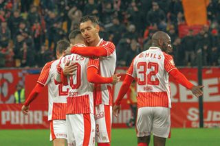 Reapare moda „sateliților” » Știința dă jucători la Dinamo