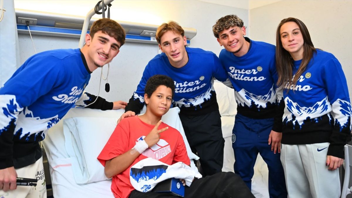 Cristi Chivu, Javier Zanetti, Denzel Dumfries și Pio Esposito, în vizită la copiii din Spitalul San Raffaele
