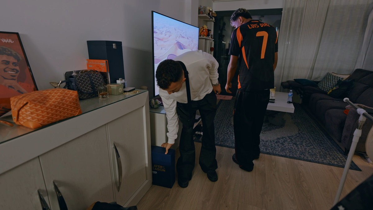 Lamine Yamal a făcut turul apartamentului