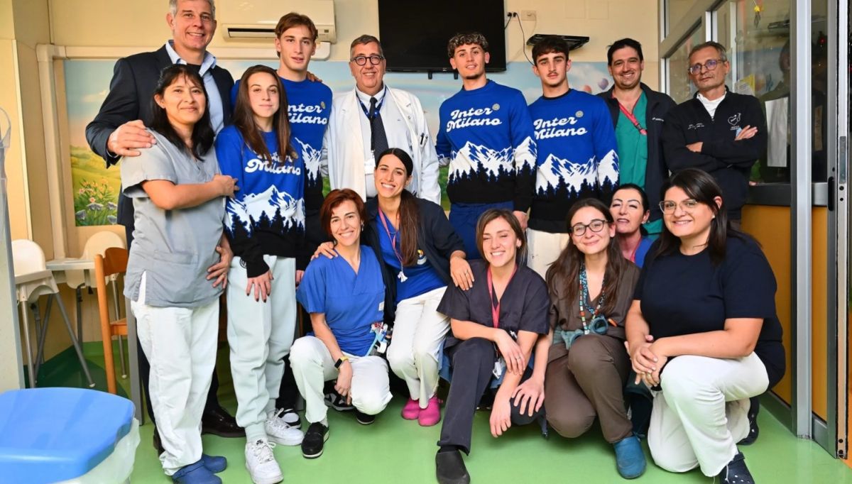 Cristi Chivu, Javier Zanetti, Denzel Dumfries și Pio Esposito, în vizită la copiii din Spitalul San Raffaele