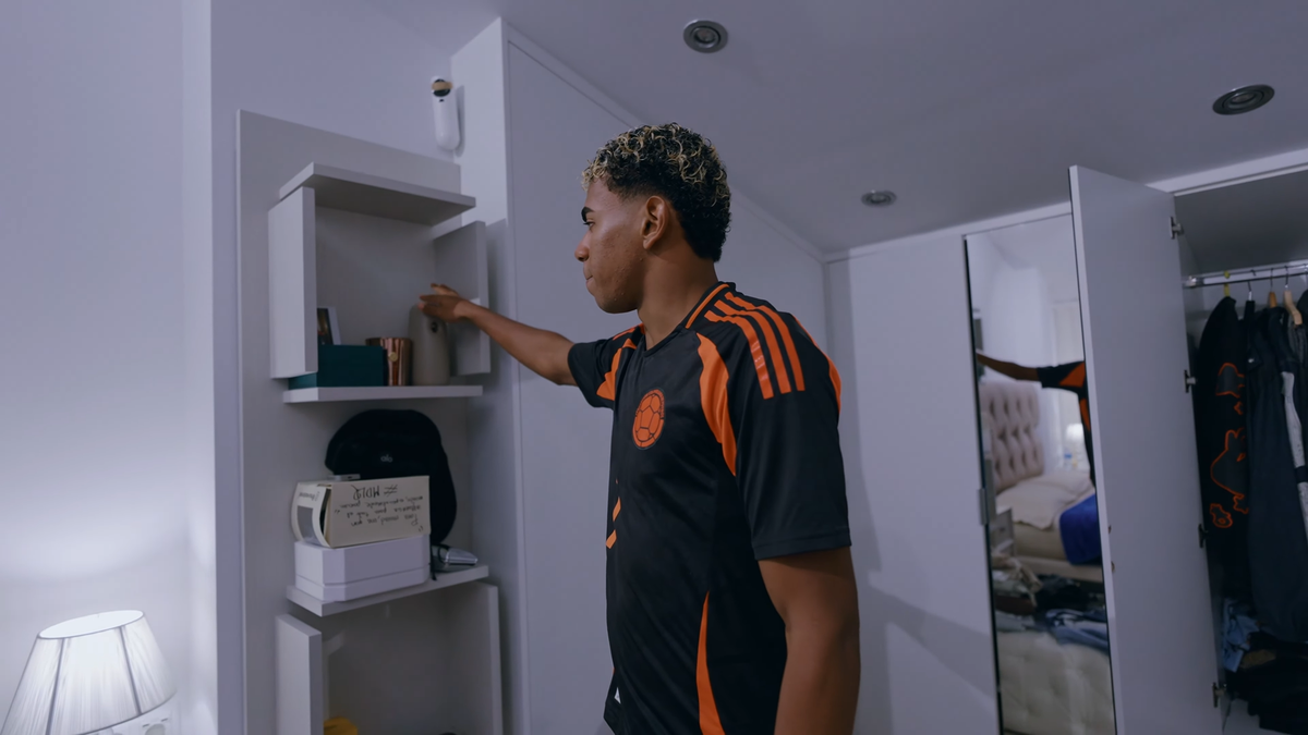 Lamine Yamal a făcut turul apartamentului