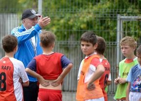 Antrenează de zeci de ani la juniori și face un tablou sumbru pentru fotbalul românesc: „Nu-l mai copiați pe Guardiola! Noi avem stilul nostru!”