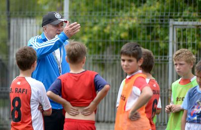 Antrenează de zeci de ani la juniori și face un tablou sumbru pentru fotbalul românesc: „Nu-l mai copiați pe Guardiola! Noi avem stilul nostru!”