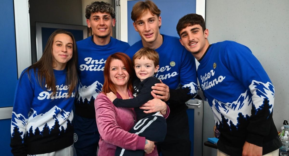 Cristi Chivu, Javier Zanetti, Denzel Dumfries și Pio Esposito, în vizită la copiii din Spitalul San Raffaele