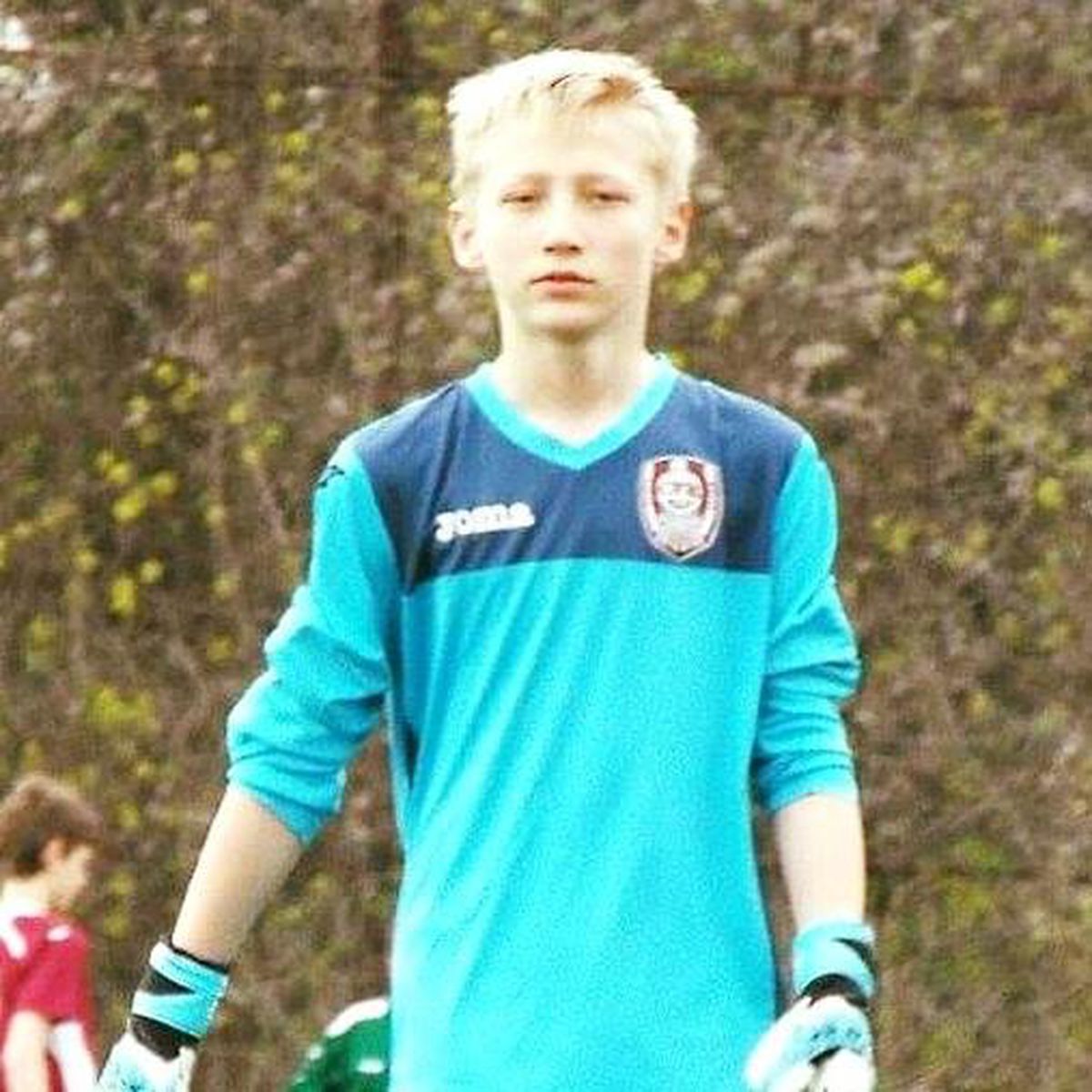 CFR CLUJ // Otto Hindrich, liceanul din poartă » Primește temele pe WhatsApp și le face seara, în cantonament