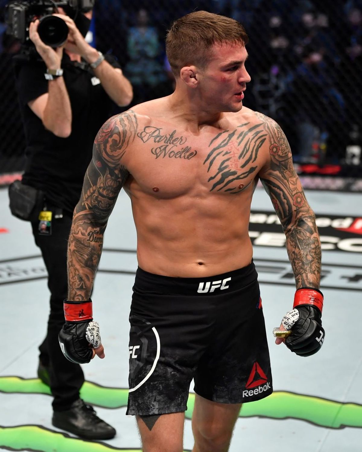 Momentul în care Conor McGregor a cedat psihic + Primul contact cu Dustin Poirier după meci: „Mi-ai f*** piciorul, nenorocitule!”