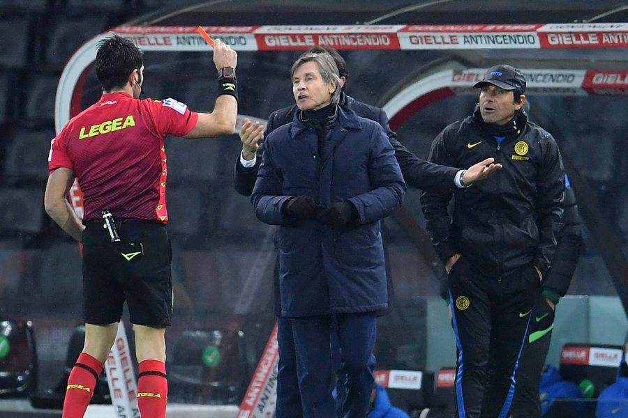 Conte și Oriali, în război cu arbitrul la Udine FOTO IMAGO Conte și Oriali, în război cu arbitrul la Udine FOTO IMAGO