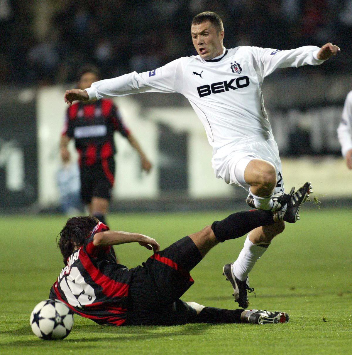 RETRO GSP. 23 de ani de când Adrian Ilie marca primele goluri în Primera Division, o „triplă” pentru Valencia! Alți 4 români făceau spectacol în acea etapă disputată în Spania