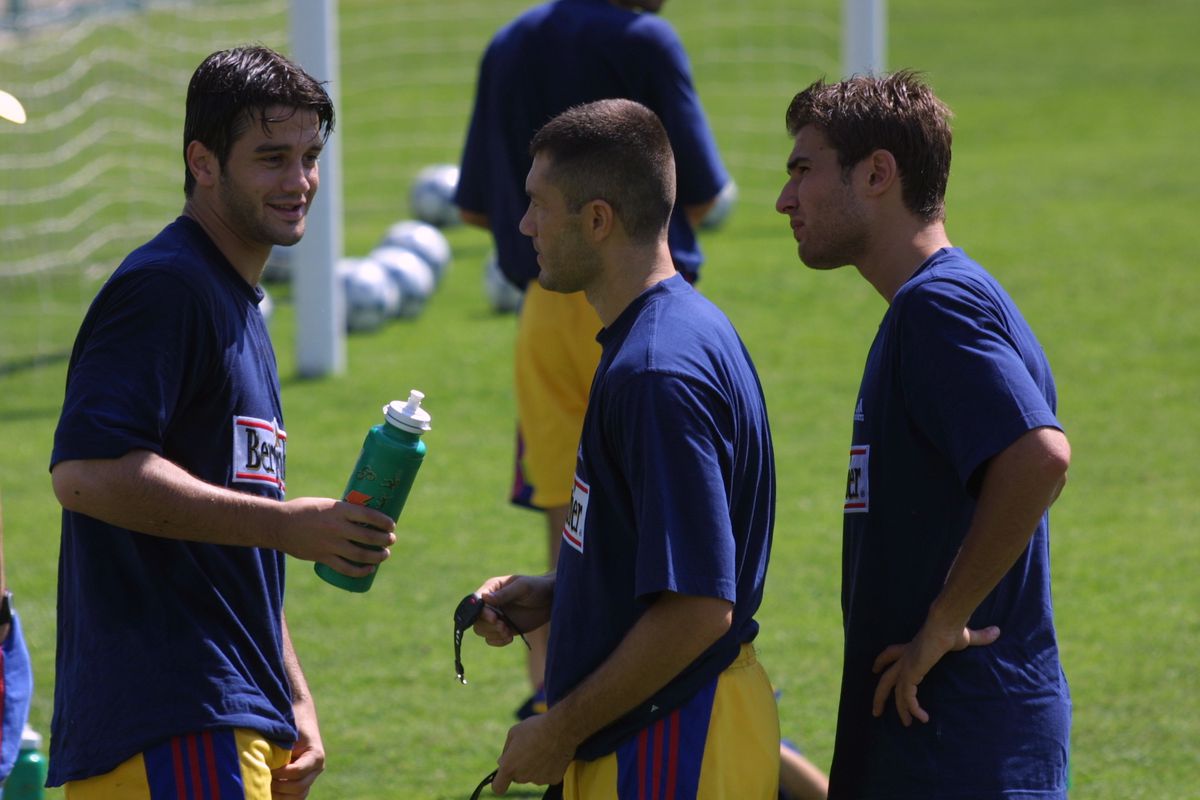 RETRO GSP. 23 de ani de când Adrian Ilie marca primele goluri în Primera Division, o „triplă” pentru Valencia! Alți 4 români făceau spectacol în acea etapă disputată în Spania