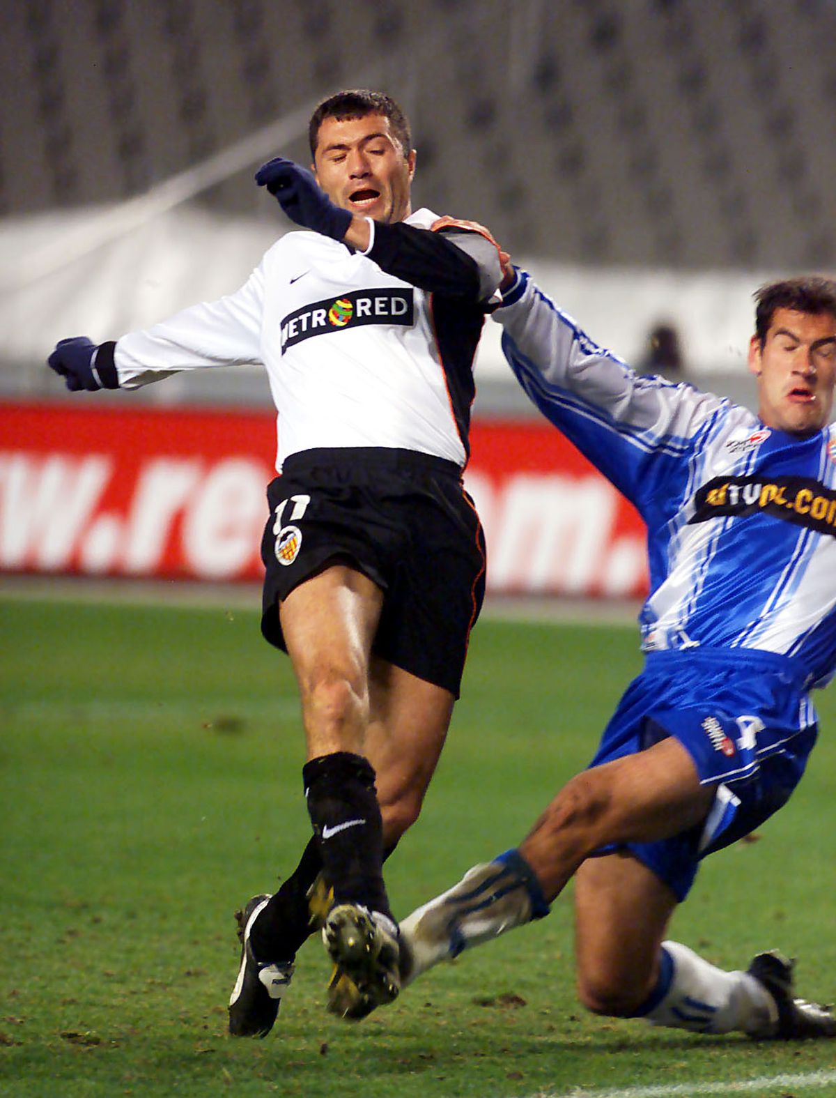 RETRO GSP. 23 de ani de când Adrian Ilie marca primele goluri în Primera Division, o „triplă” pentru Valencia! Alți 4 români făceau spectacol în acea etapă disputată în Spania