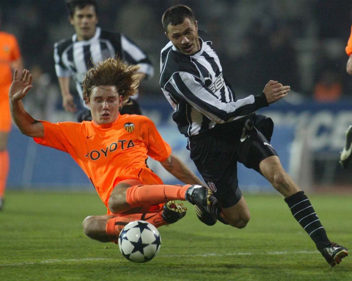 RETRO GSP. 23 de ani de când Adrian Ilie marca primele goluri în Primera Division, o „triplă” pentru Valencia! Alți 4 români făceau spectacol în acea etapă disputată în Spania