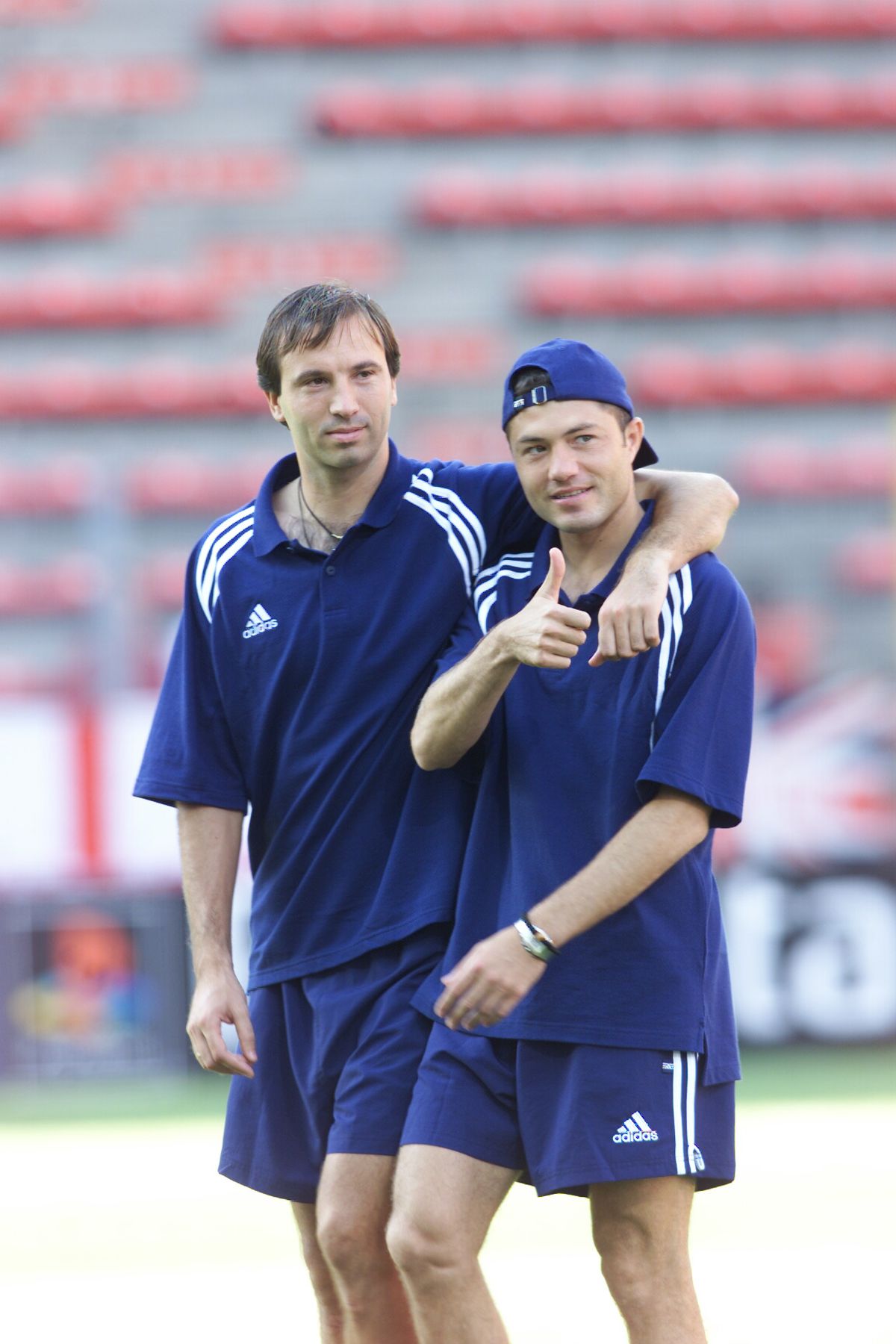 RETRO GSP. 23 de ani de când Adrian Ilie marca primele goluri în Primera Division, o „triplă” pentru Valencia! Alți 4 români făceau spectacol în acea etapă disputată în Spania