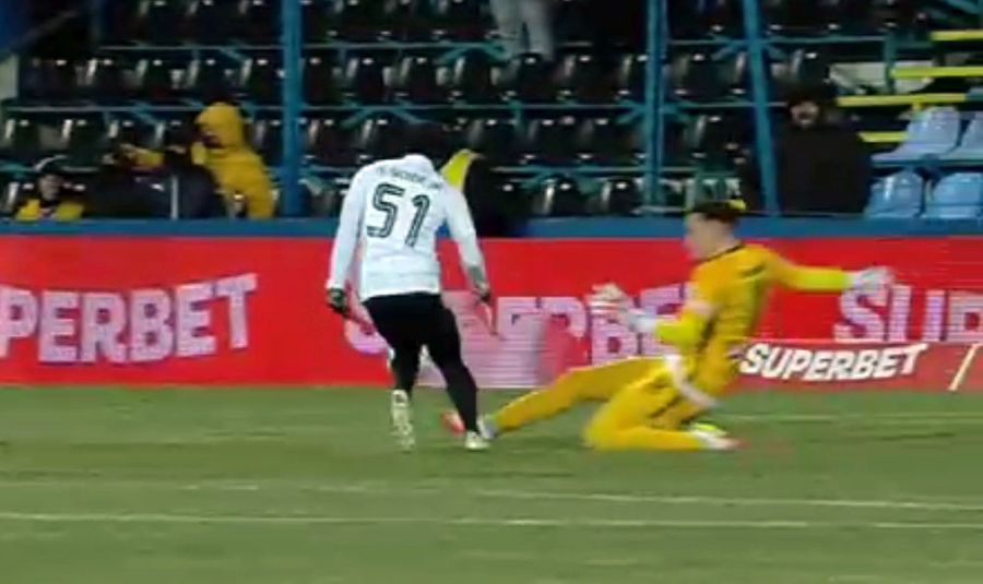 FOTO: Captură DigiSport Fază controversată în Farul - FCU Craiova » Penalty pentru olteni, refuzat chiar de arbitrul pe care l-au recuzat!
