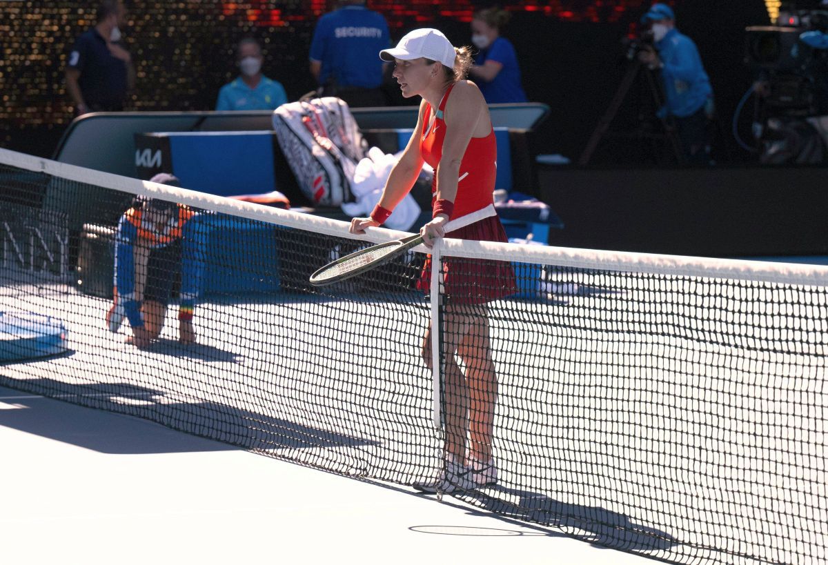 Prima reacție a Simonei Halep după eliminarea de la Australian Open: „Mi-a fost rău, am amețit la un moment dat”
