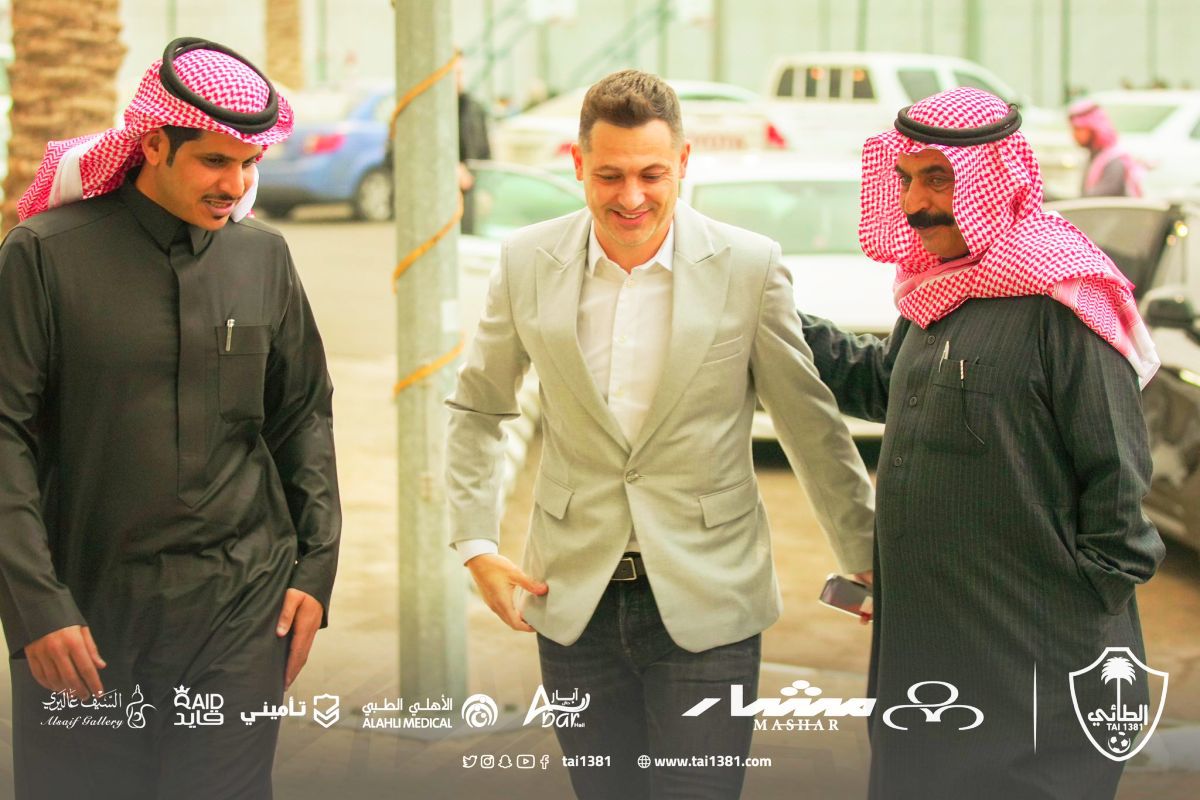 Cum a fost primit Mirel Rădoi la noul club » Imagini de la primul antrenament