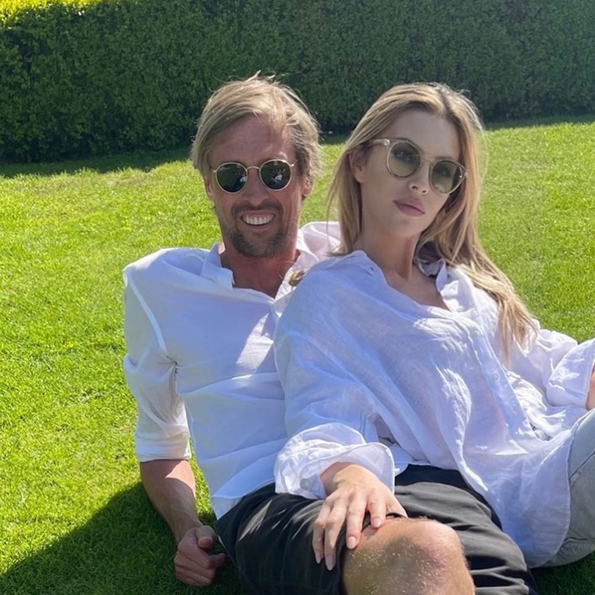 Peter Crouch s-a trezit în pat cu o blondă! Nu era soția lui! Momentul a fost surprins de camerele TV