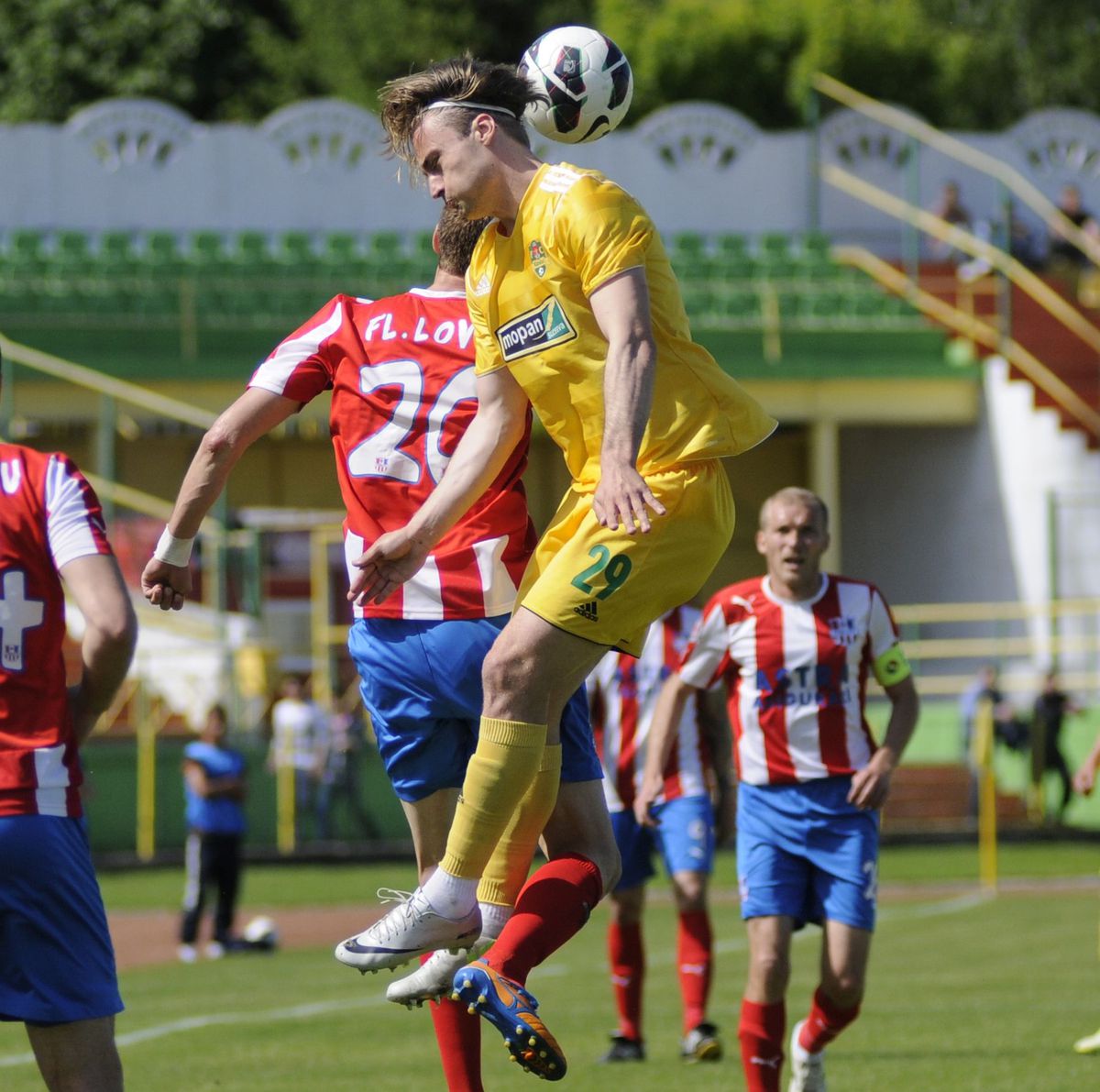 „Mi-a băgat mâna în gât și am dat să-l lovesc!” » Dezvăluiri-șoc ale jucătorului dat afară de Farul: „Provocare pe față! I-am auzit complotând”