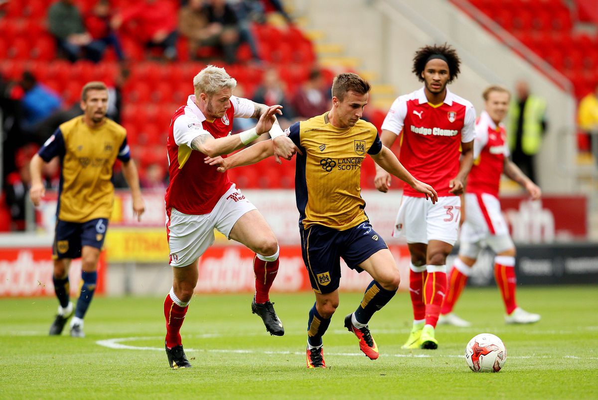 Greg Halford s-a răzbunat pe fosta iubită