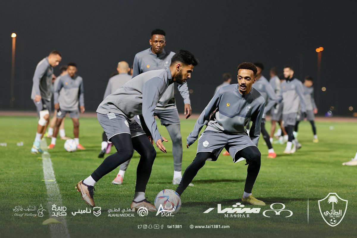 Cum a fost primit Mirel Rădoi la noul club » Imagini de la primul antrenament