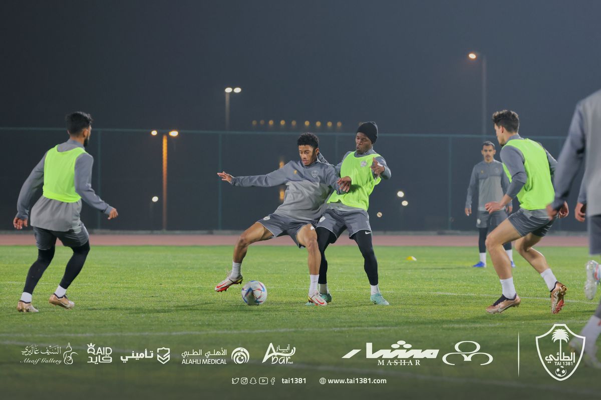 Cum a fost primit Mirel Rădoi la noul club » Imagini de la primul antrenament