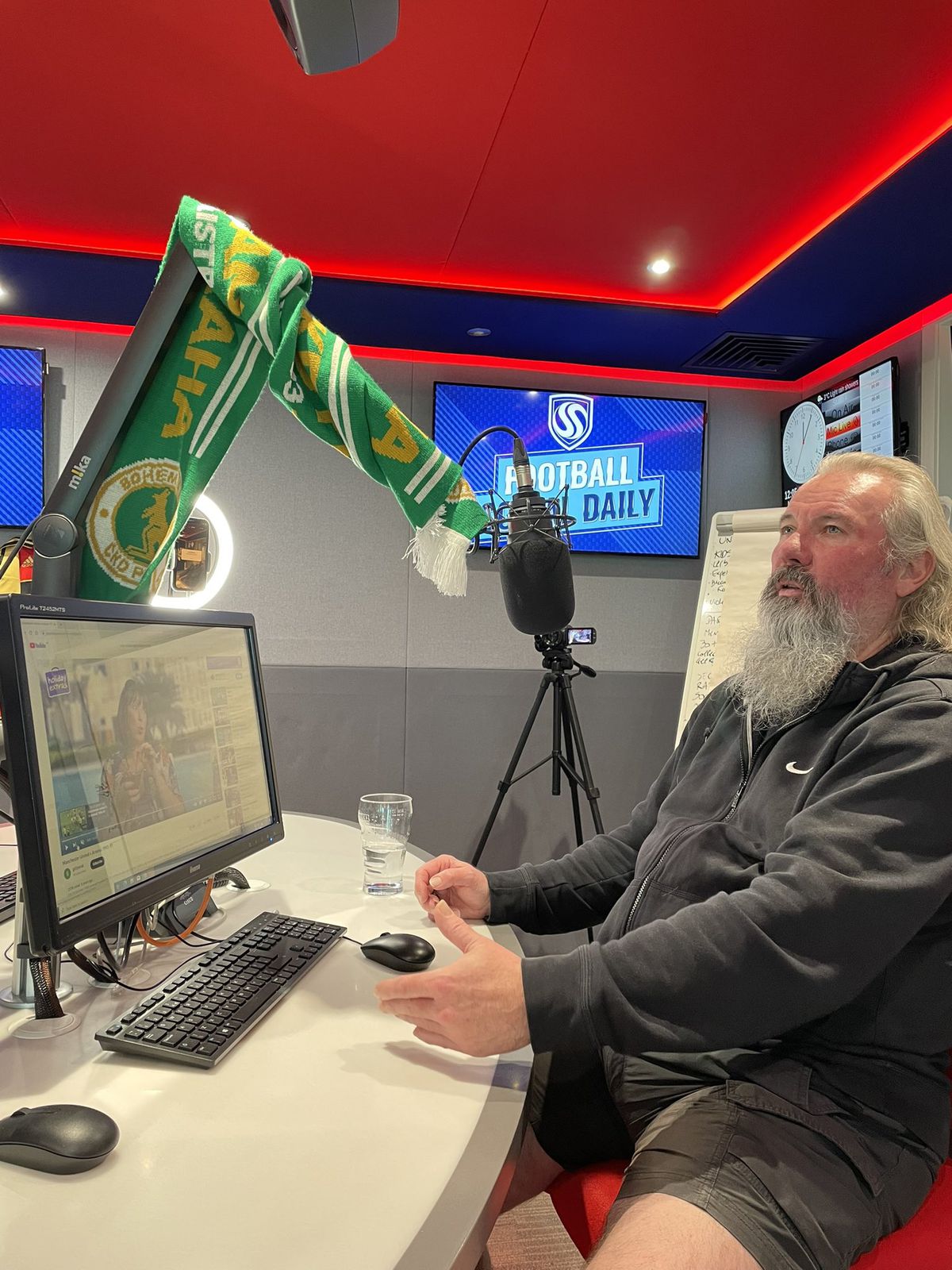 Are peste 400 de meciuri la Manchester United și a ajuns de nerecunoscut pe Twitter: „Dumnezeule!”