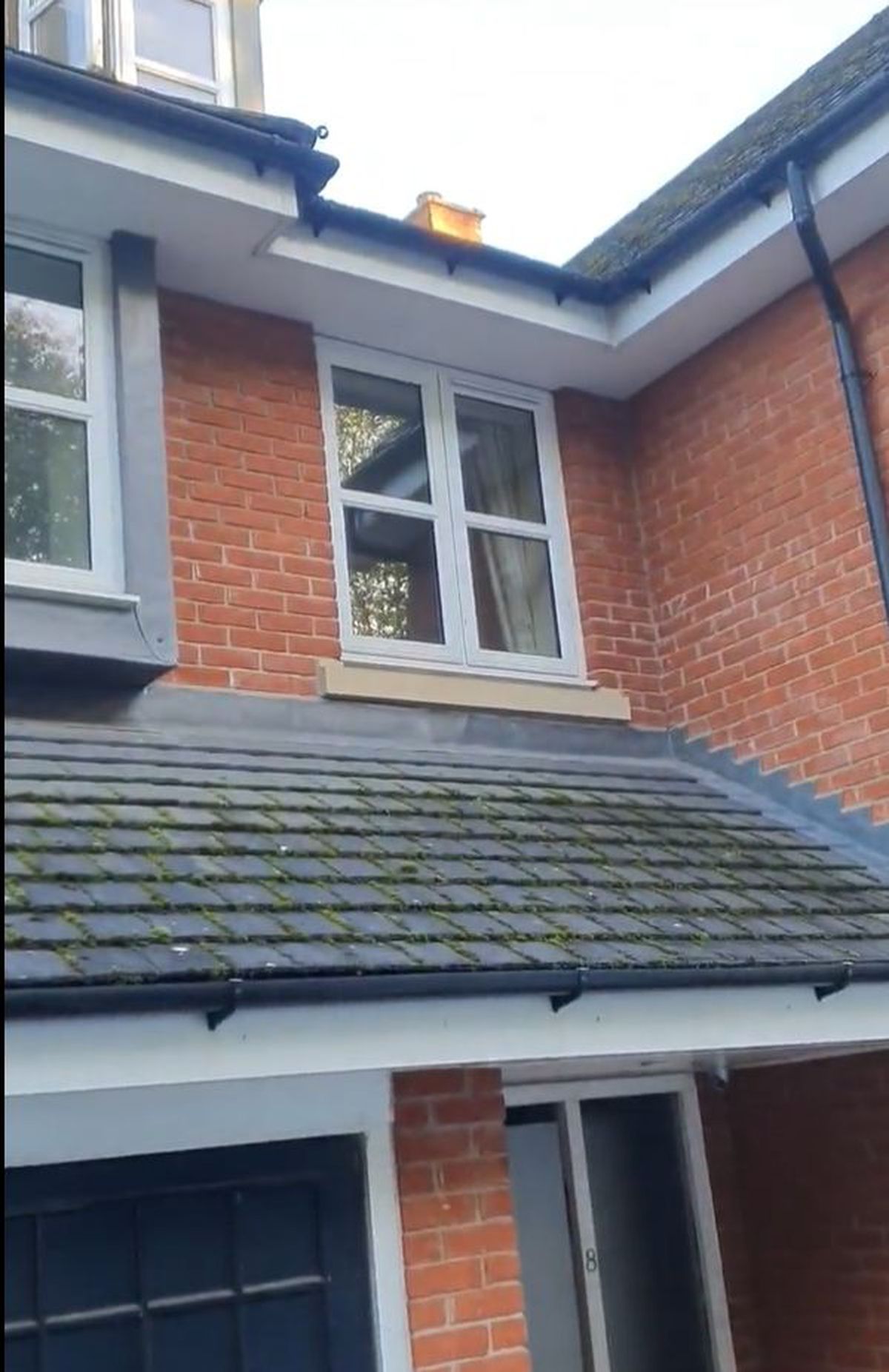 Fostul fundaș din Premier League s-a răzbunat pe fosta iubită, CEO la Mercedes » I-a aruncat lucrurile pe geam, după ce l-a înșelat: „O nenorocită”