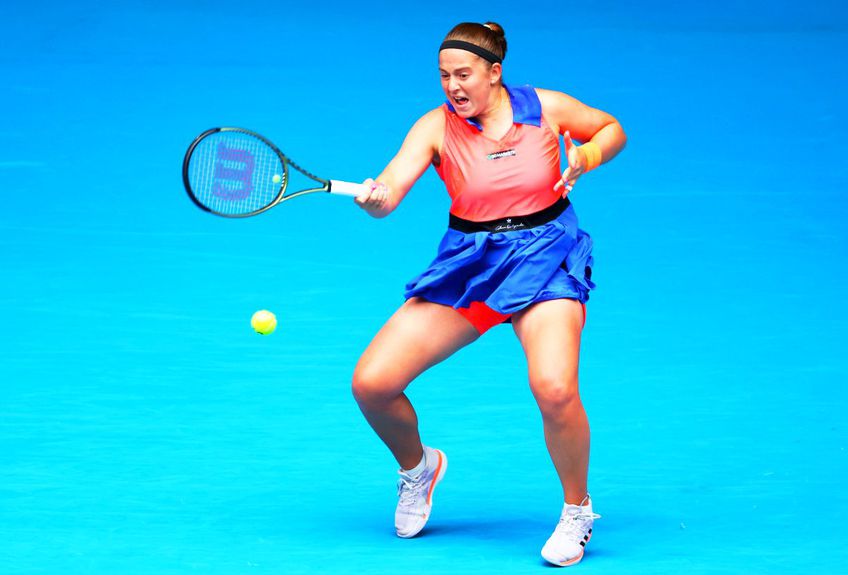 Jelena Ostapenko (25 de ani, 17 WTA) a criticat încă o dată sistemul hawk-eye automat în vigoare la Australian Open. / FOTO: GettyImages
