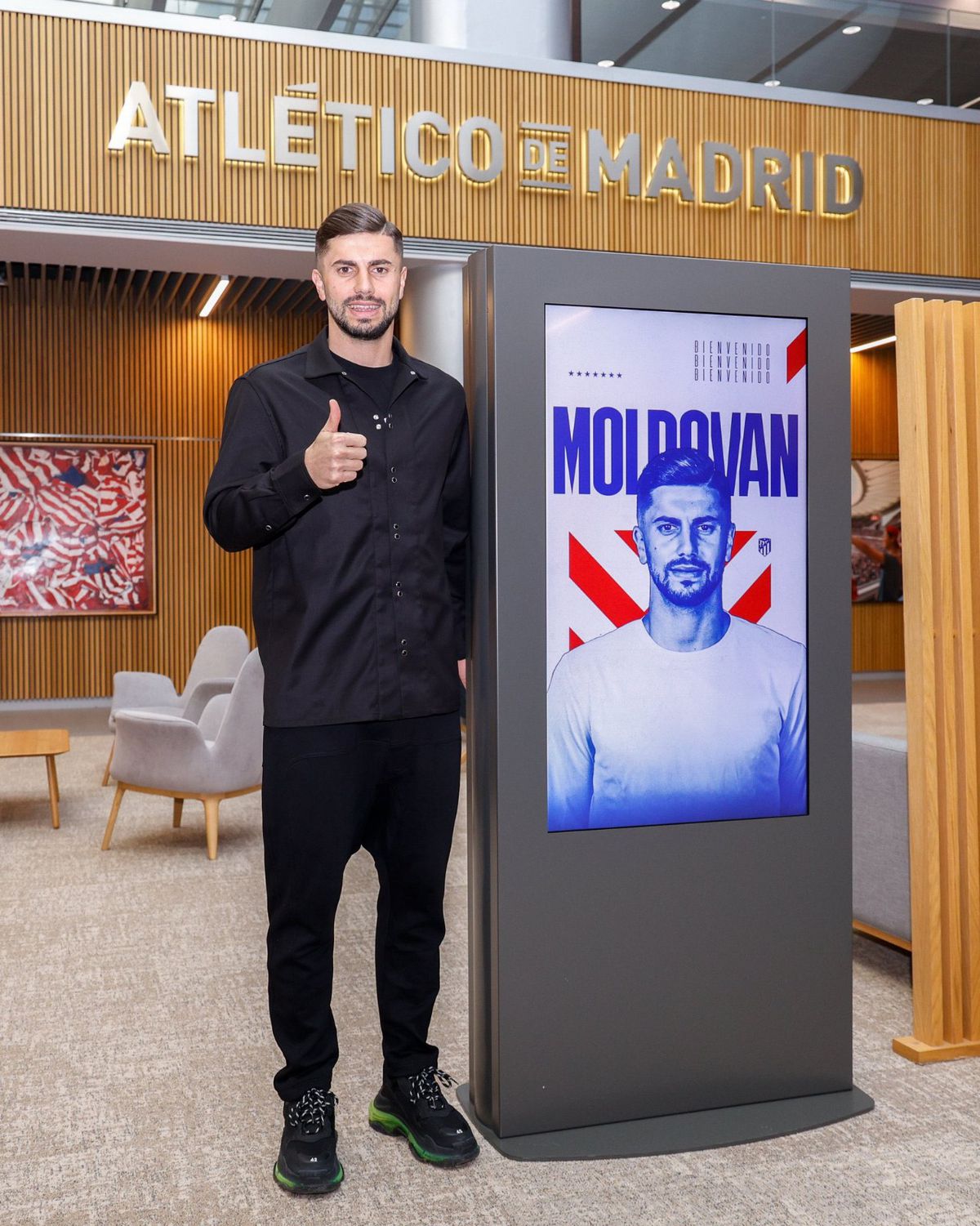 Horațiu Moldovan, prezentat în stil mare la Atletico, alături de legende și zeci de jurnaliști » Cum i s-a adresat lui Oblak: „Dânsul e idolul meu!” + ce i-a transmis Simeone