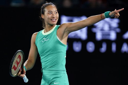 Qinwen Zheng celebrând calificarea în semifinale la Australian Open Foto: Imago