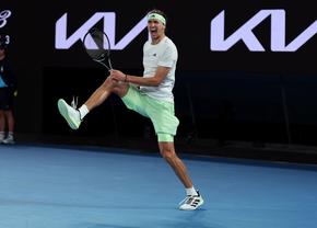 Alexander Zverev e din nou în semifinale la Australian Open după o victorie senzațională în fața lui Carlos Alcaraz