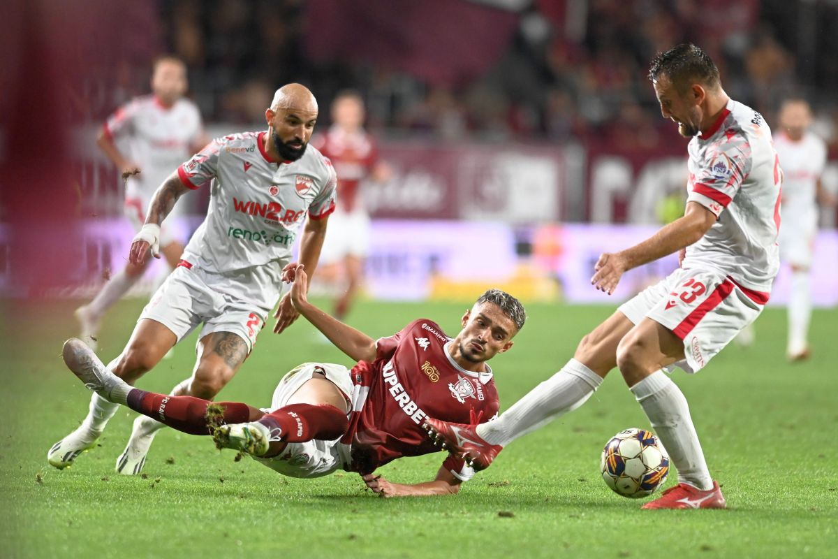 Fără arbitru FIFA la derby » Iată cine arbitrează Dinamo - Rapid! A fost SUSPENDAT 3 luni de Vassaras