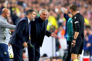 „Trebuie să vorbim despre VAR” » Jose Mourinho, după 0-0 cu Lyon: „Greșelile arbitrilor de pe teren sunt acceptabile, nu și din cabină”