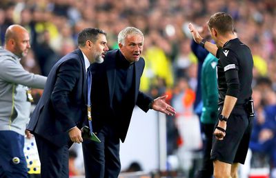 „Trebuie să vorbim despre VAR” » Jose Mourinho, după 0-0 cu Lyon: „Greșelile arbitrilor de pe teren sunt acceptabile, nu și din cabină”