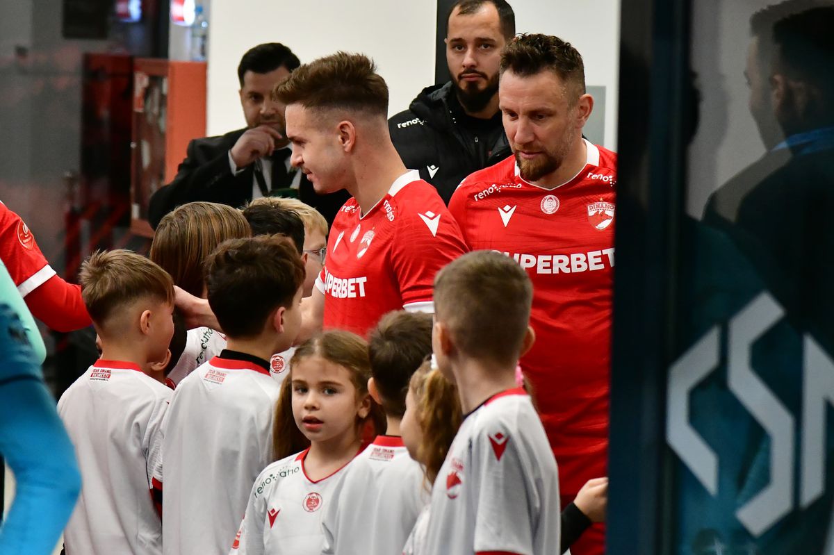 Scandal în peluză la Dinamo - U Cluj: interziși 1 an pe stadioane!