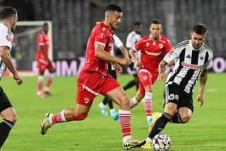 Dinamo - U Cluj, în cinci dueluri - cheie » Coșmar pentru Zeljko Kopic: după problemele din centrul defensivei, s-a rupt și Politic