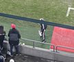 Incidente la Dinamo - U Cluj. Au aruncat cu obiecte în teren