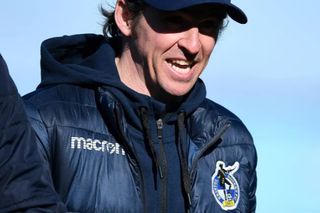 Bătăușul Premier League riscă să ajungă după gratii » Și-a lovit soția cu piciorul în cap!