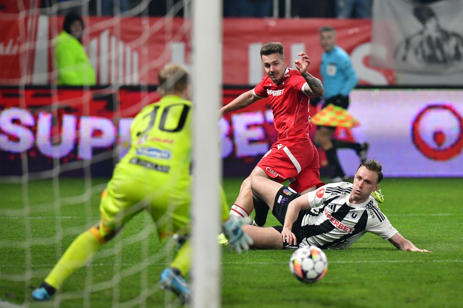 1,2 milioane de euro e cota de piață a lui Alex Pop / foto: Cristi Preda (GSP) A pus lupa pe noul atacant al lui Dinamo: „Se irosește”