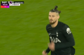 Și o rundă de box durează mai mult! Cât a jucat Radu Drăgușin în Burnley - Tottenham