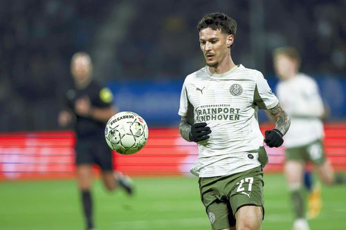 Dennis Man  este anunțat titular în PSV - NAC Breda // foto: Imago