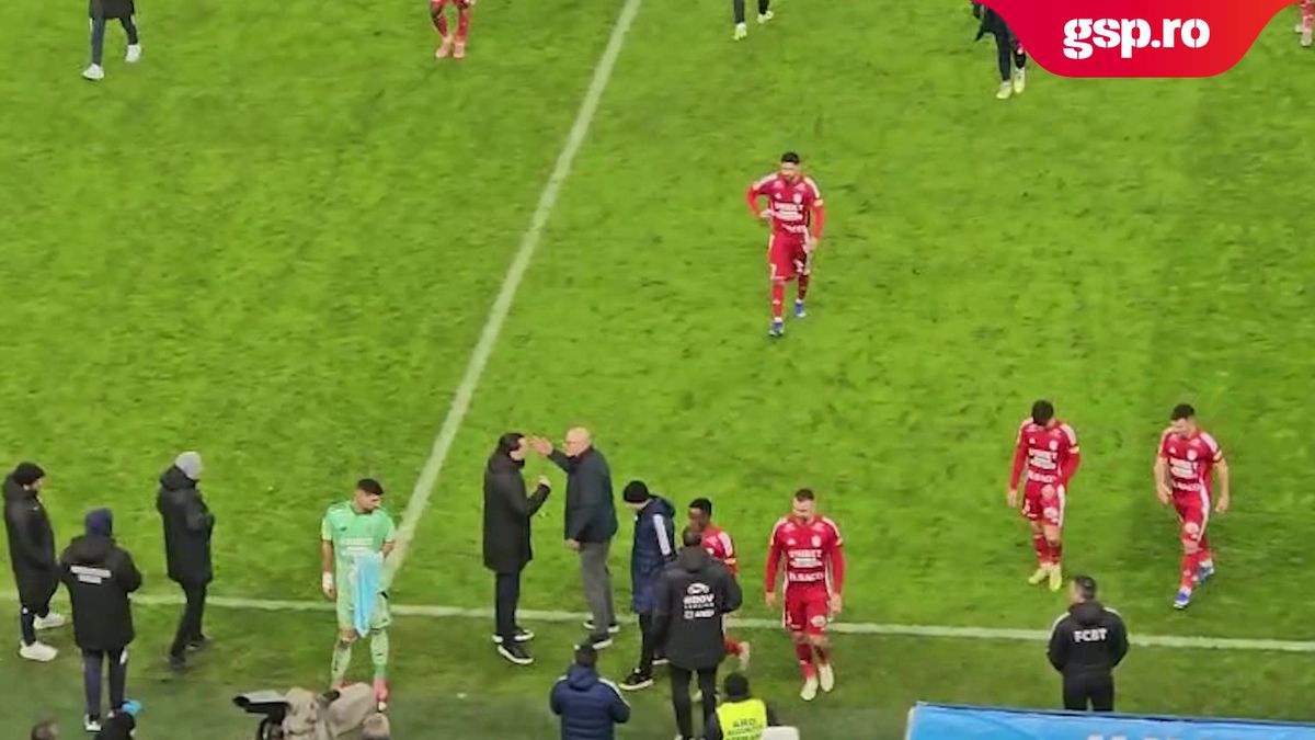 Scandal uriaș pe gazon, imediat după Craiova - Botoșani » A văzut „roșu” și s-a certat cu Leo Grozavu