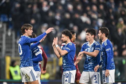 Jucătorii celor de la Como în meciul cu Torino / Foto: Imago Images