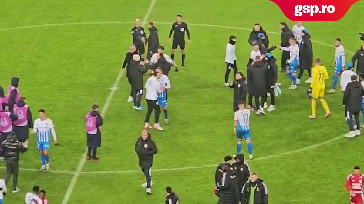 Scandal uriaș pe gazon, imediat după Craiova - Botoșani » A văzut „roșu” și s-a certat cu Leo Grozavu