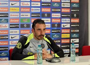 Răcit înainte de derby, Charalambous a anunțat o nouă absență cu CFR: „A simțit ceva la spate”